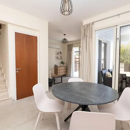 Malama 2 Ekaterina 2 Bedroom פאראלימני