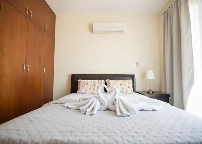 Vila Malama 2 Ekaterina 2 Bedroom Paralimni