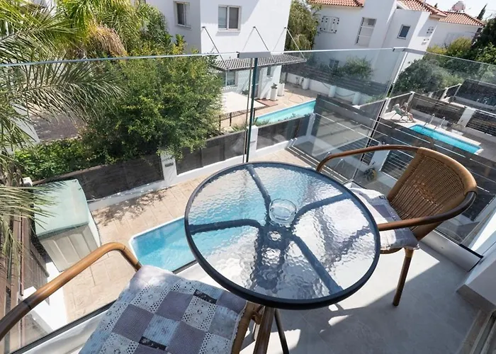 Malama 2 Ekaterina 2 Bedroom Vila Paralimni