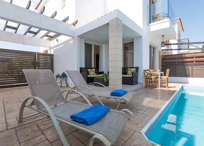 Vila Malama 2 Ekaterina 2 Bedroom Paralimni