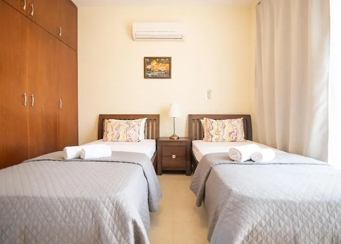 Vila Malama 2 Ekaterina 2 Bedroom Paralimni