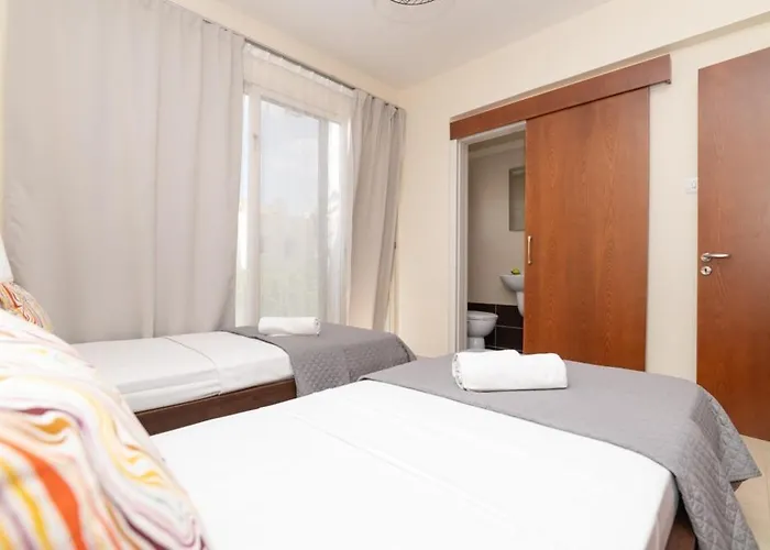 Malama 2 Ekaterina 2 Bedroom Vila Paralimni