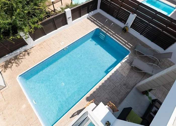 Malama 2 Ekaterina 2 Bedroom Vila Paralimni